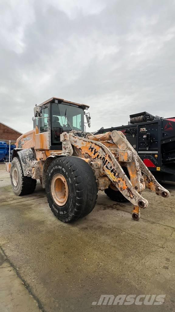 Hyundai HL 960 لوادر بعجل