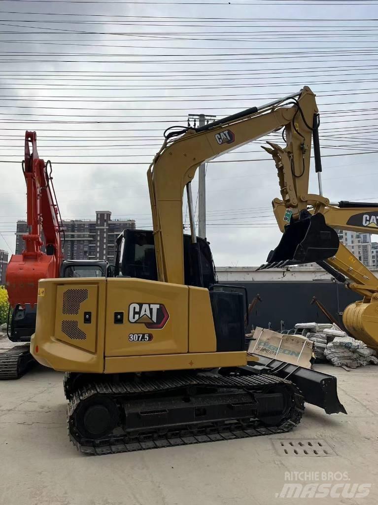 CAT 307 حفارات زحافة