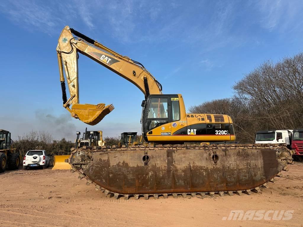 CAT 320 C L الحفارات البرمائية
