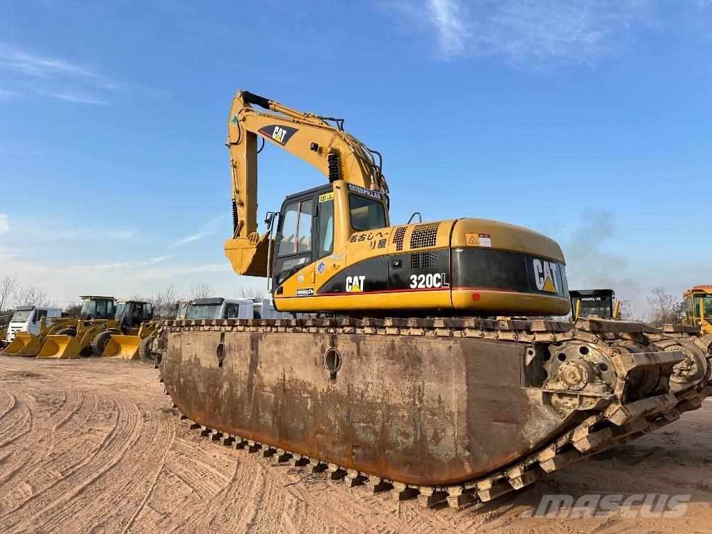 CAT 320 C L الحفارات البرمائية
