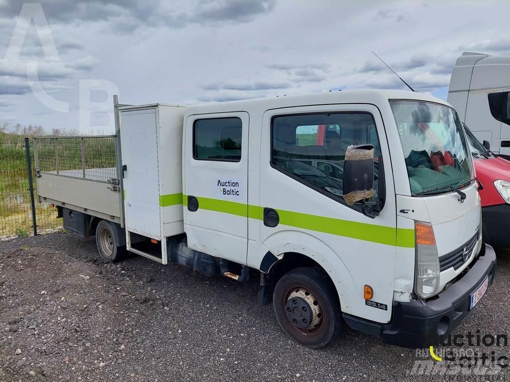 Nissan Cabstar شاحنات خفيفة/مفصلية الجوانب