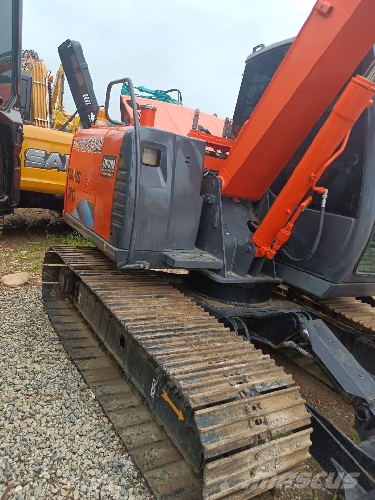 Hitachi ZX 70 حفارات زحافة