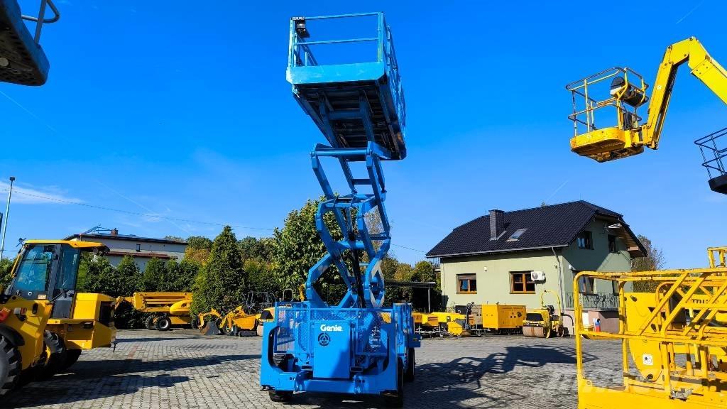 Genie GS 4390 رافعات مقصية الشكل