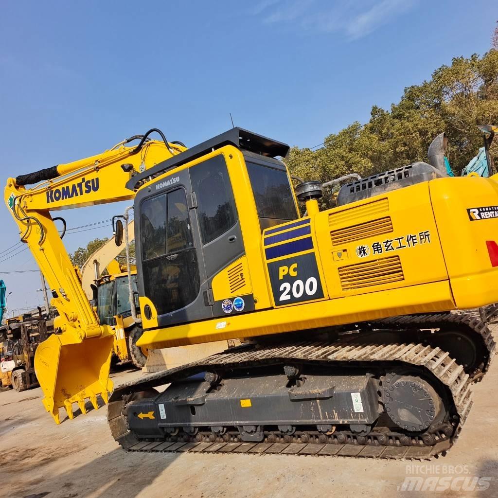 Komatsu PC 200-8N1 حفارات زحافة