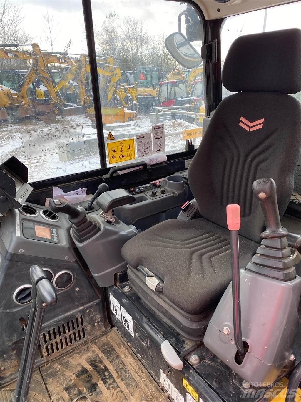 Yanmar SV60 حفارات صغيرة أقل من 7 طن (حفارات صغيرة)