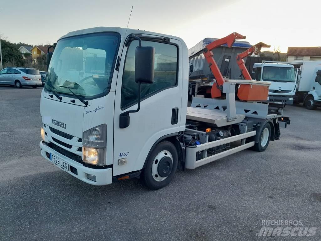 Isuzu M55 شاحنات الحاويات