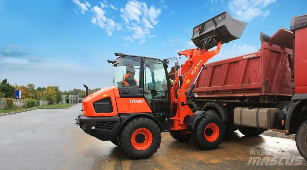 Kubota R 090 لوادر بعجل