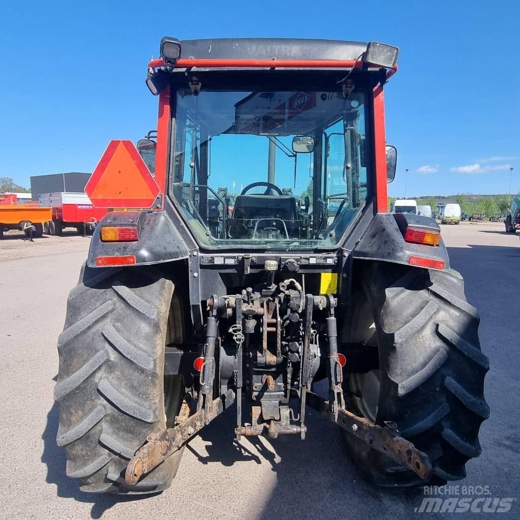 Valtra Valmet 900 الجرارات