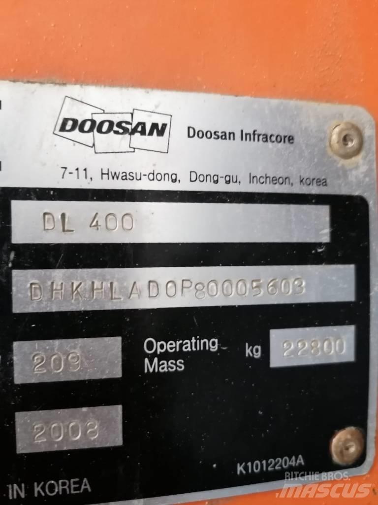 Doosan DL 400 لوادر بعجل