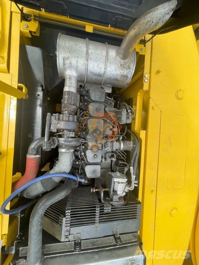 Komatsu PC 220-7 حفارات زحافة