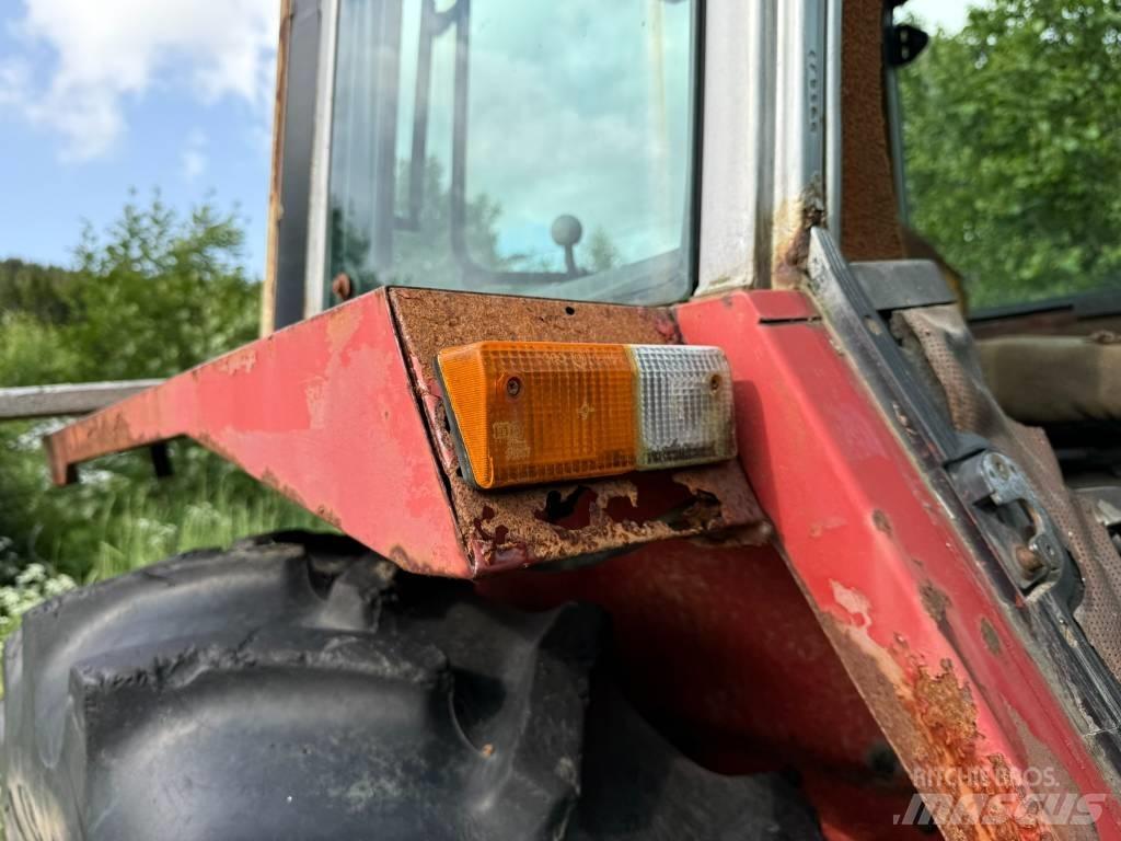 Massey Ferguson 675 الجرارات