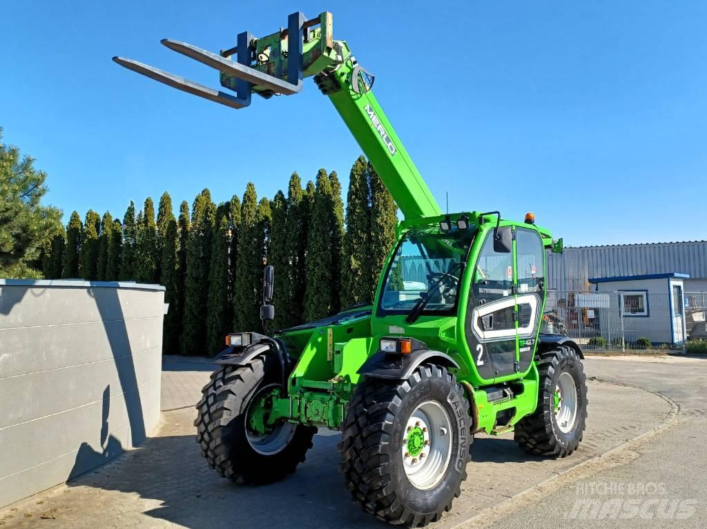 Merlo TF 42.7 مناولات متداخلة