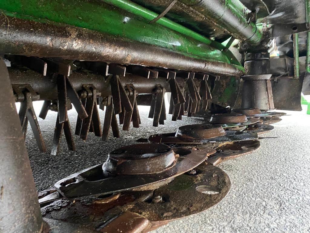 John Deere 324 جزازات
