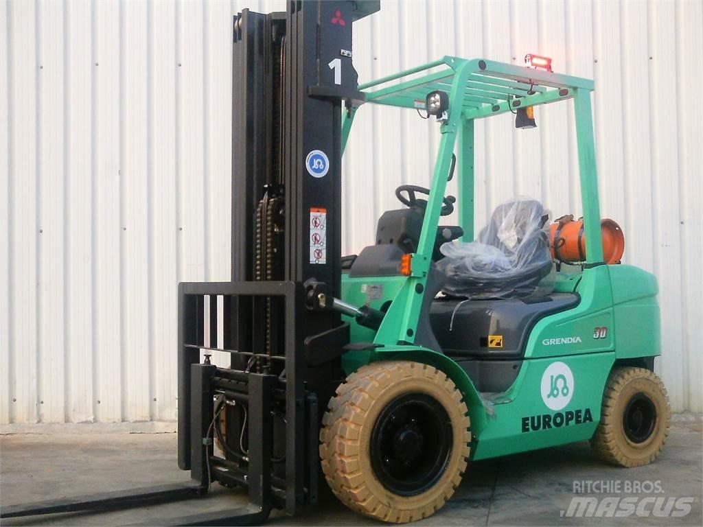Mitsubishi FG30NTD شاحنات LPG