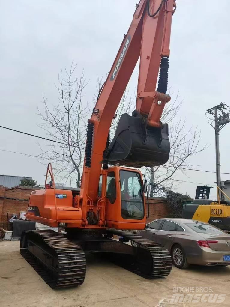 Doosan 225-7 حفارات زحافة