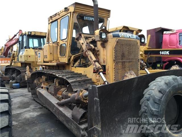 CAT D7G2 بلدوزرات مجنزرة