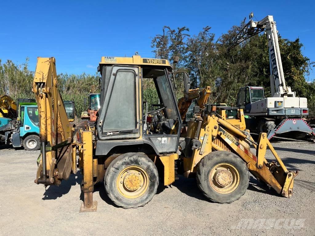 Venieri 2.23 لوادر ذات جرافات عكسية