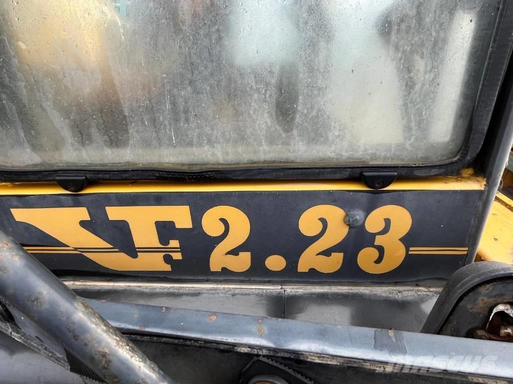 Venieri 2.23 لوادر ذات جرافات عكسية