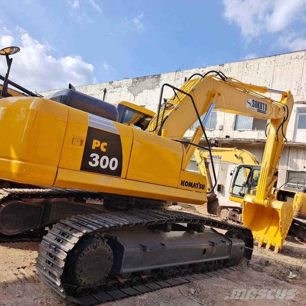 Komatsu PC 300-7 حفارات زحافة