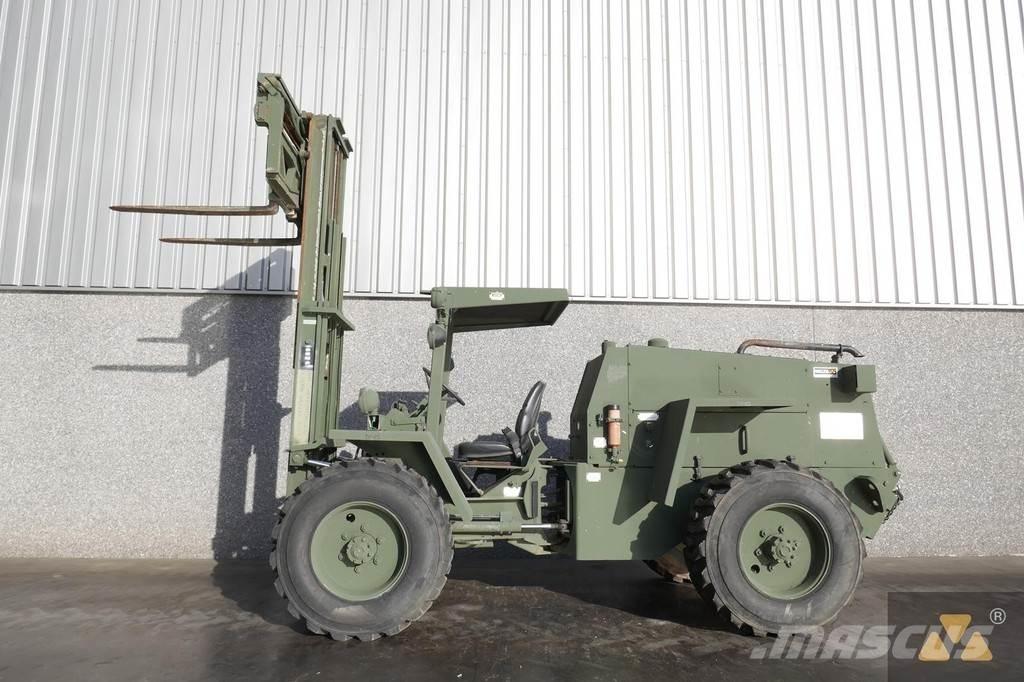 CASE M4K Ex-army شاحنات الطرق الوعرة