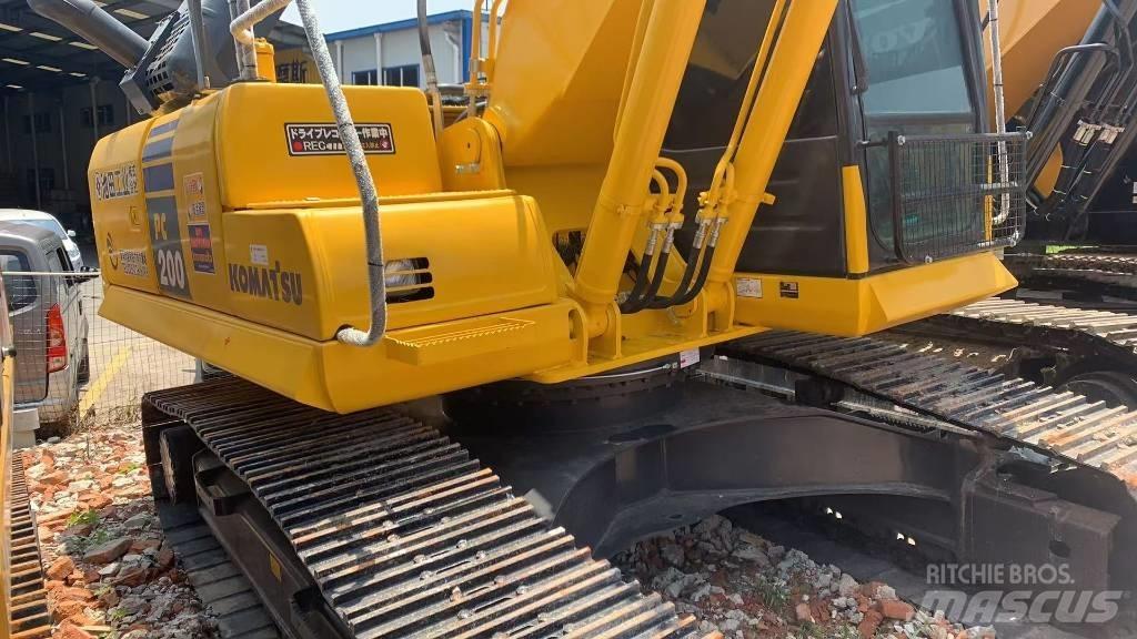 Komatsu PC 200 حفارات زحافة
