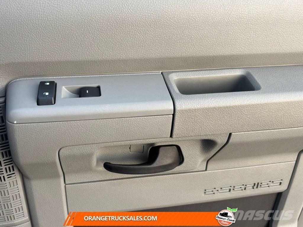 Ford E 350 شاحنات ذات هيكل صندوقي