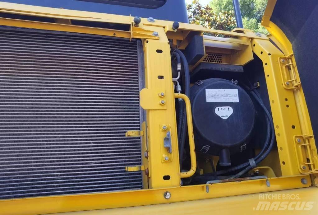 Komatsu PC 450-8 حفارات زحافة