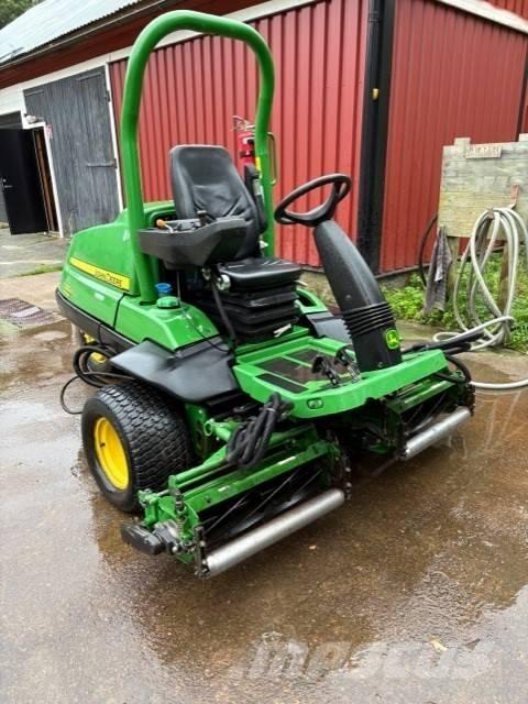 John Deere 7200 A ماكينات جز العشب