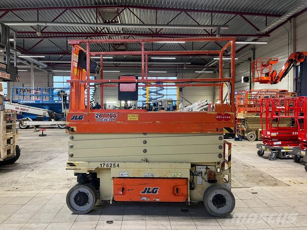 JLG 2630 ES رافعات مقصية الشكل