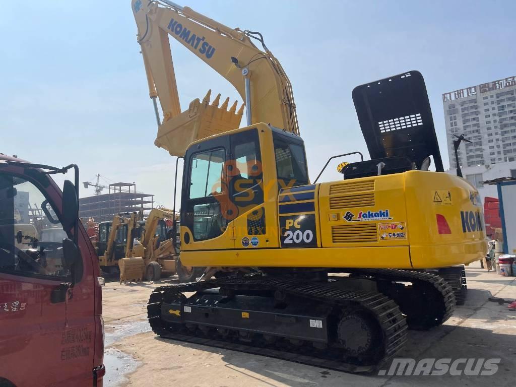 Komatsu PC 200-8 حفارات زحافة