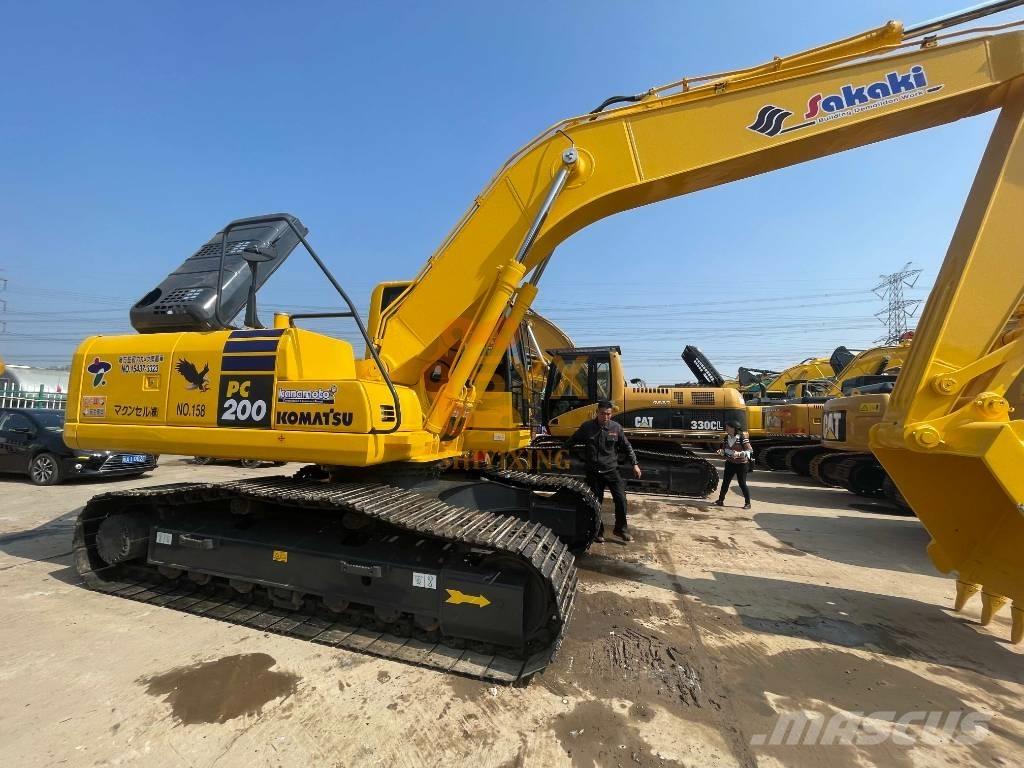 Komatsu PC 200-8 حفارات زحافة