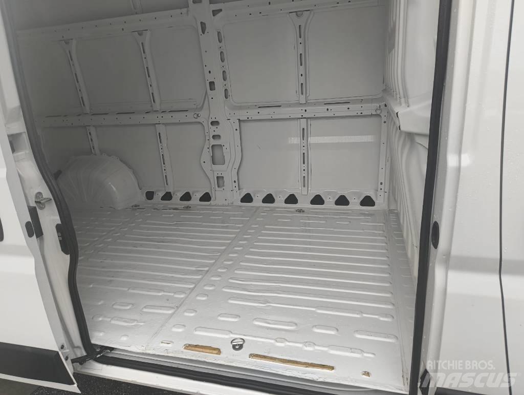 Fiat Ducato شاحنة مقفلة