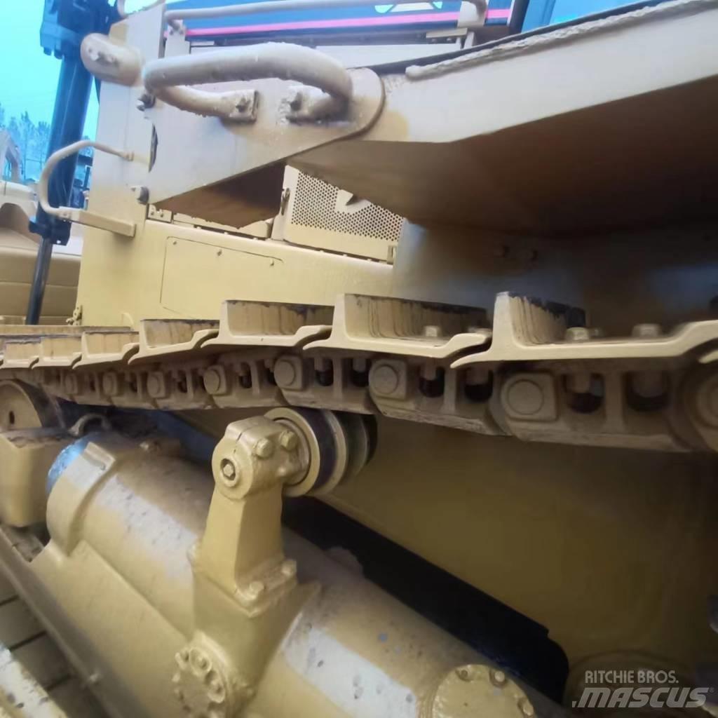 CAT D 6 H معدات تمهيد الطرق