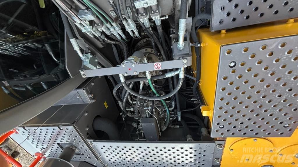 Volvo EC 250 EL حفارات زحافة