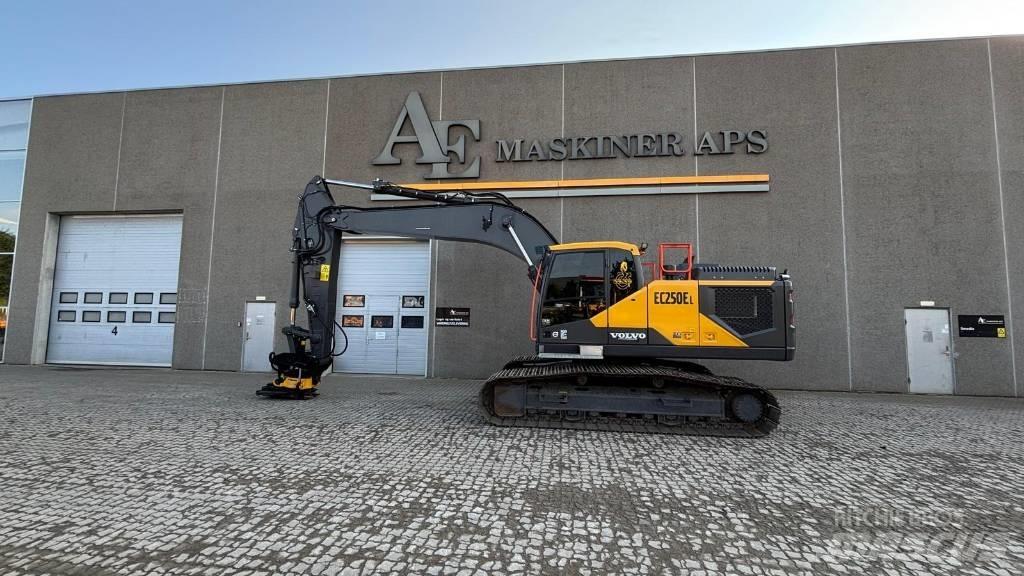 Volvo EC 250 EL حفارات زحافة