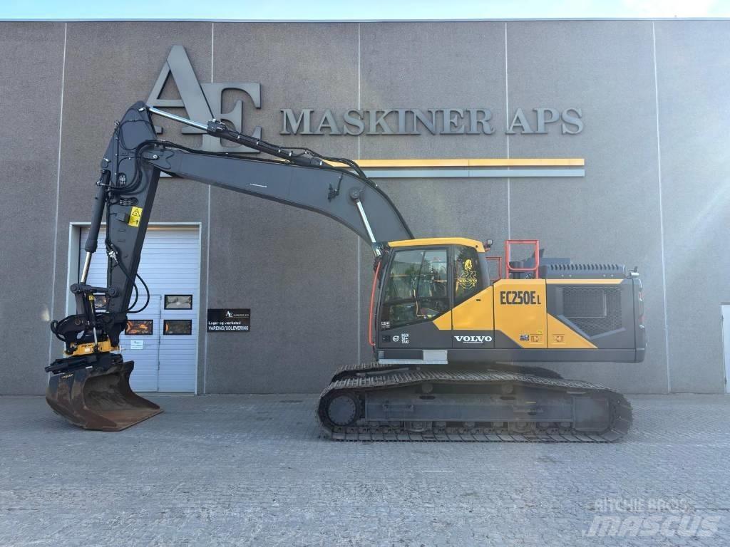 Volvo EC 250 EL حفارات زحافة
