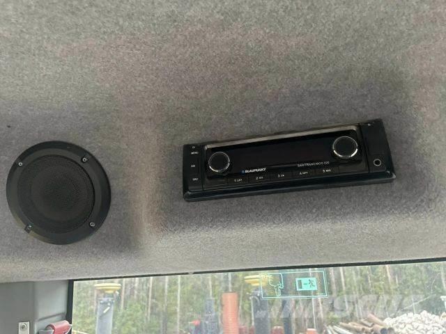 CAT M 314 F حفارات بعجل