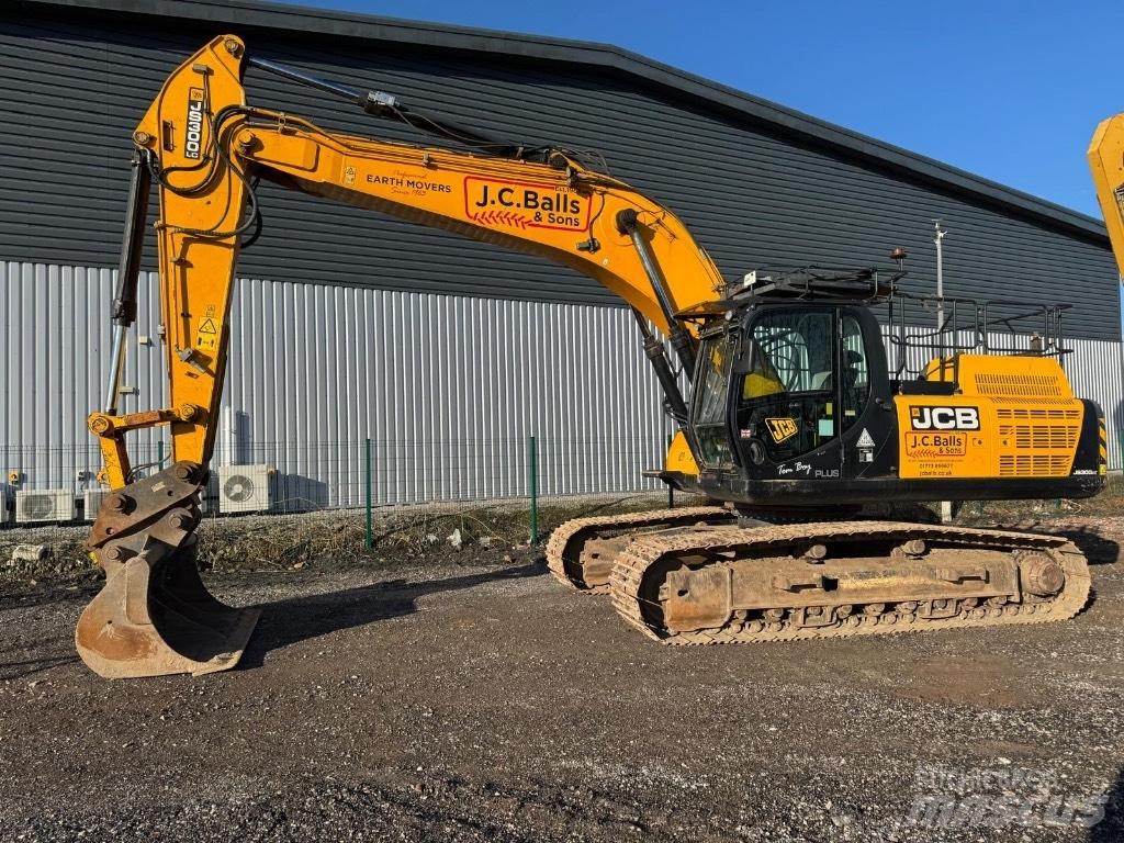 JCB JS300 LC ( 35 Ton ) حفارات زحافة