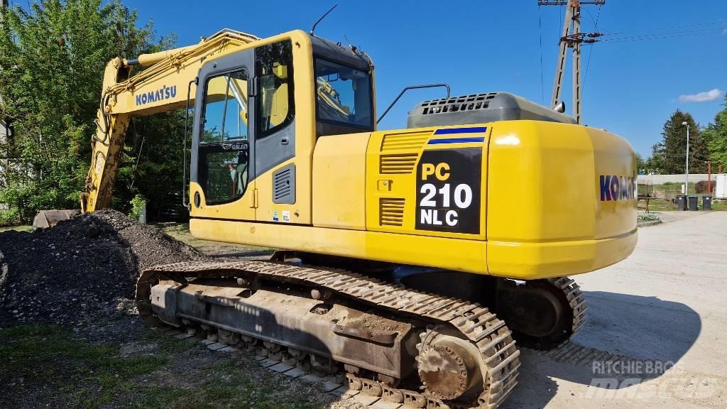 Komatsu PC 210 NLC-8 حفارات زحافة