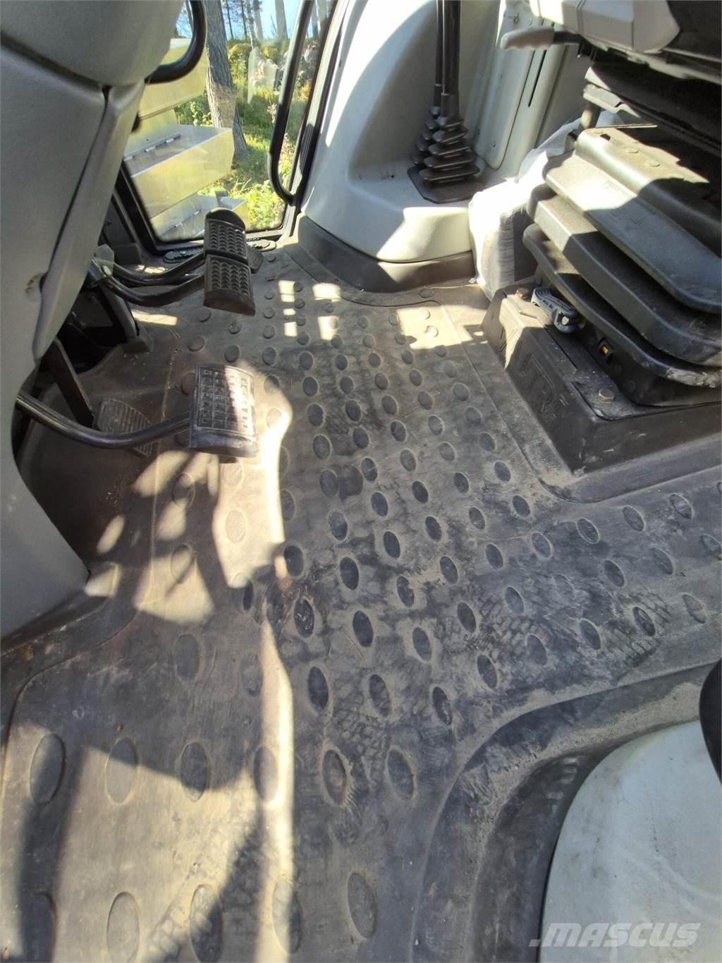 Valtra N91 الجرارات