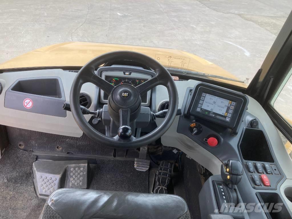 CAT 745 ساحبات مفصلية