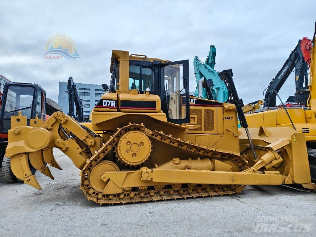 CAT D 7 R معدات تمهيد الطرق