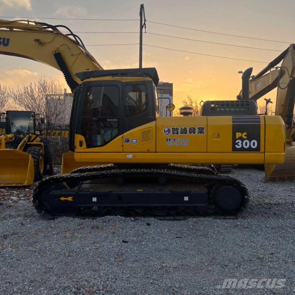 Komatsu PC300 حفارات زحافة