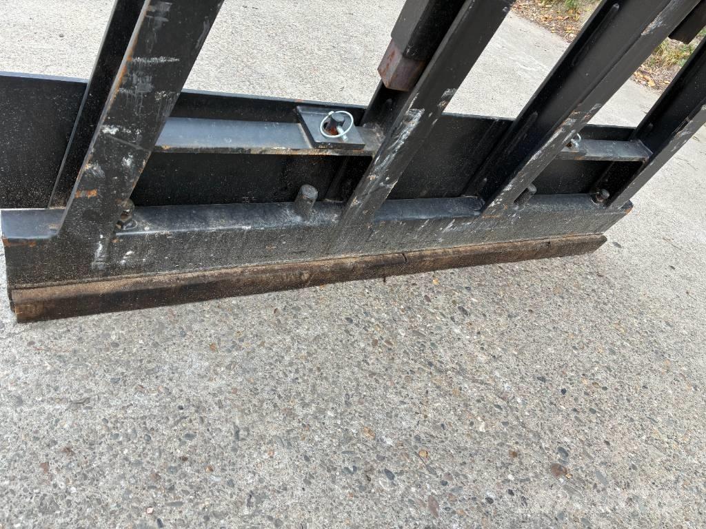 JKB SGK, 1300, S50 مكونات أخرى