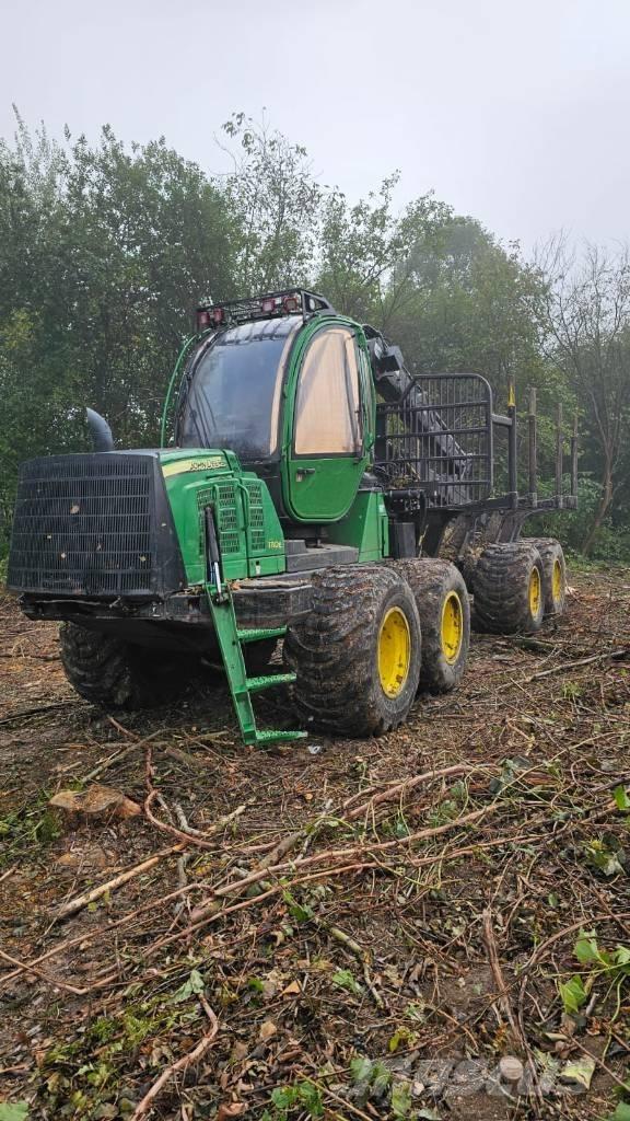 John Deere 1110 E شاحنات