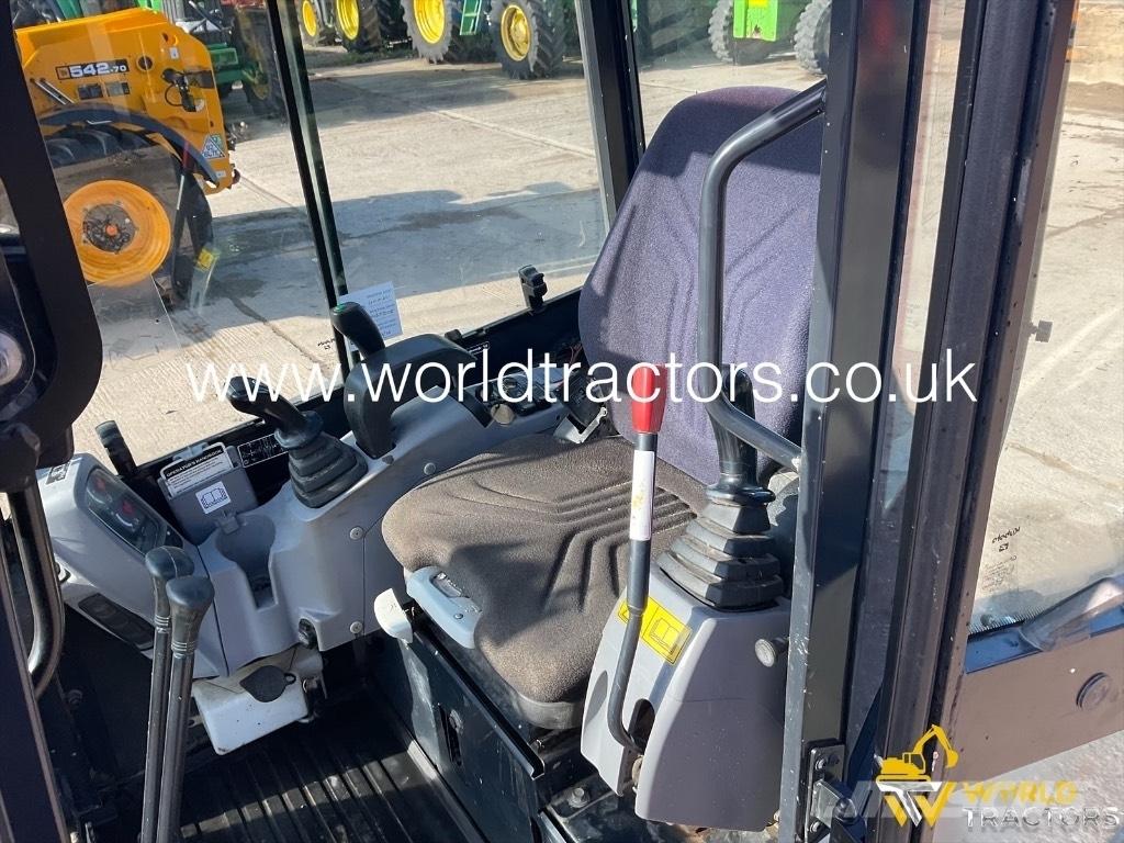 Kubota U 27-4 حفارات صغيرة أقل من 7 طن (حفارات صغيرة)
