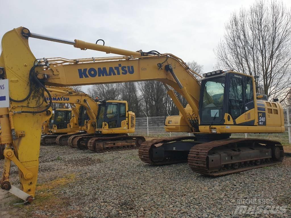 Komatsu PC240NLC-11 حفارات زحافة