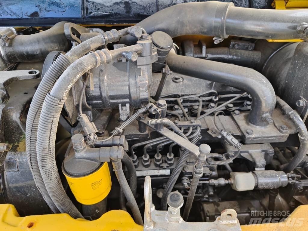 Komatsu PC 78 US-8 حفارات زحافة