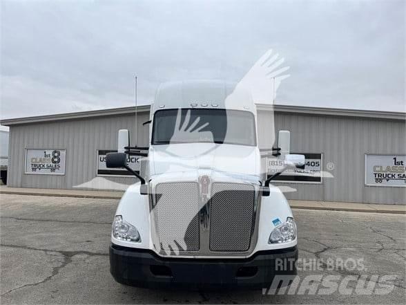 Kenworth T680 وحدات الجر
