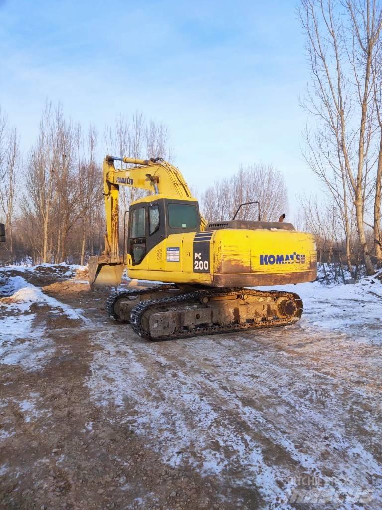 Komatsu pc200-7 حفارات زحافة